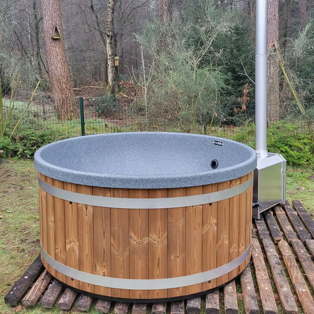kleine hottub huren 2 persoons